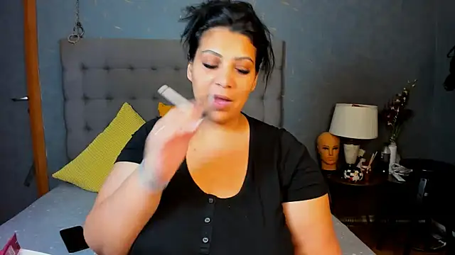 AmyCubes online show from 03-22-26, 04:05