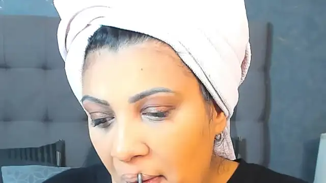 AmyCubes online show from 09-27-25, 04:51