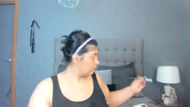 AmyCubes online show from 09-13-25, 04:01