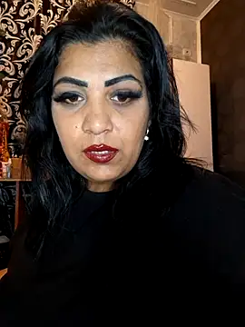 AmyCubes online show from 11-18-25, 06:22