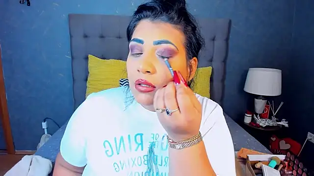 AmyCubes online show from 11-22-25, 04:55