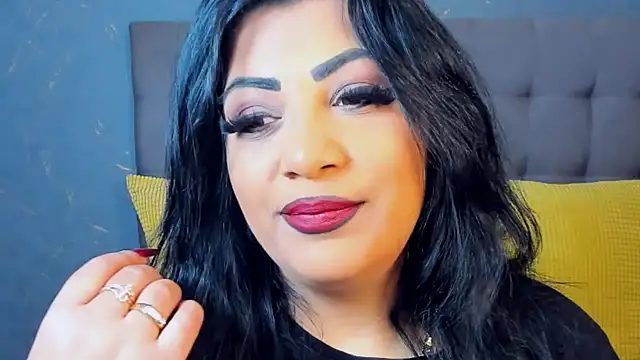 AmyCubes online show from 11-18-25, 04:16