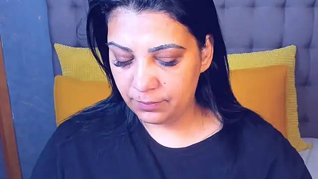 AmyCubes online show from 04-19-26, 03:29