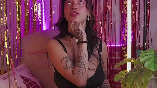 Kitty arts online show from 12-16-24, 11:39