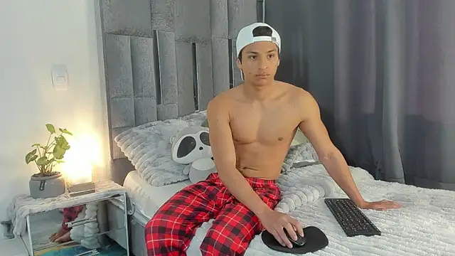 All3ssandr0 online show from 02-11-26, 01:00