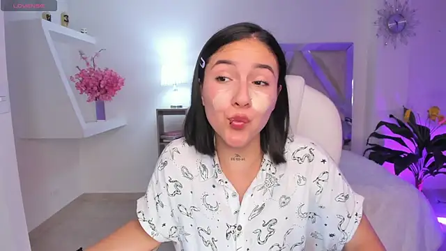 kendaall jenner  online show from 01-18-25, 01:19