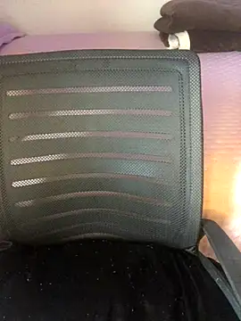 Snapshot of La_Milli chatting on 09-12-25, 12:49 La Milli online show from 09-12-25, 12:49