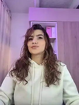Snapshot of Lu_perez chatting on 06-11-26, 01:19 Lu perez online show from 06-11-26, 01:19