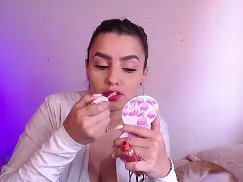 Lu perez online show from 10-27-25, 07:04