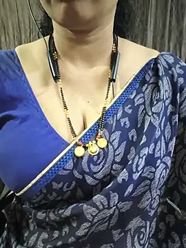 Snapshot of bhuvana555 chatting on 06-22-26, 05:21 bhuvana555 online show from 06-22-26, 05:21