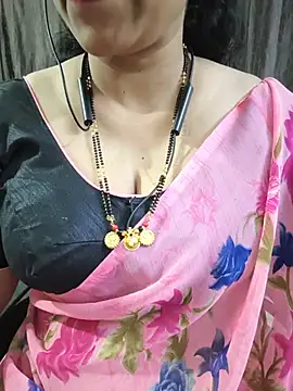 Snapshot of bhuvana555 chatting on 07-10-26, 05:46 bhuvana555 online show from 07-10-26, 05:46