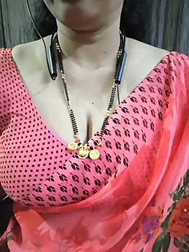 Snapshot of bhuvana555 chatting on 06-17-26, 05:23 bhuvana555 online show from 06-17-26, 05:23