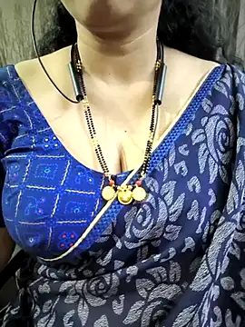 Snapshot of bhuvana555 chatting on 07-12-26, 05:03 bhuvana555 online show from 07-12-26, 05:03