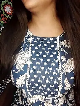 Sreya213 online show from 03-18-26, 06:42