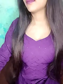 Snapshot of Sreya213 chatting on 10-18-25, 03:41 Sreya213 online show from 10-18-25, 03:41