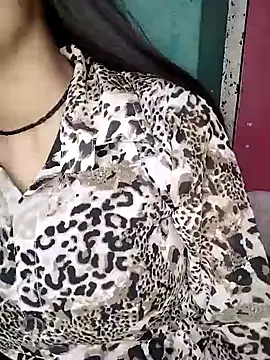 Snapshot of Sreya213 chatting on 01-25-25, 04:03 Sreya213 online show from 01-25-25, 04:03