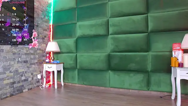 Snapshot of SelenSummer chatting on 02-18-26, 07:54 SelenSummer online show from 02-18-26, 07:54