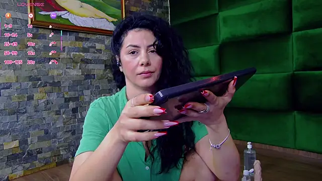 Snapshot of SelenSummer chatting on 06-06-26, 04:07 SelenSummer online show from 06-06-26, 04:07