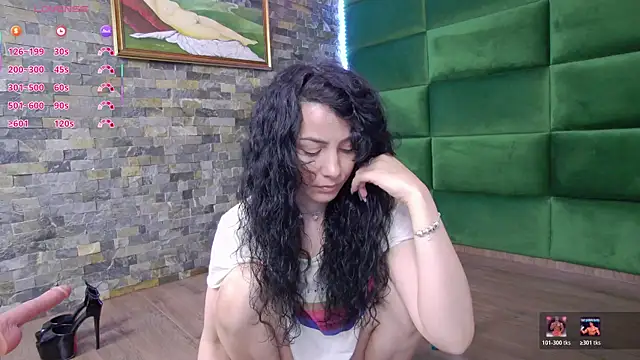 Snapshot of SelenSummer chatting on 05-01-26, 04:06 SelenSummer online show from 05-01-26, 04:06