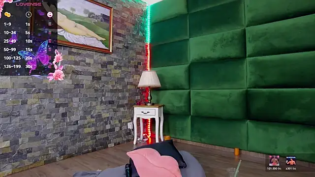 Snapshot of SelenSummer chatting on 02-14-26, 08:09 SelenSummer online show from 02-14-26, 08:09