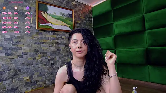 Snapshot of SelenSummer chatting on 05-18-26, 04:07 SelenSummer online show from 05-18-26, 04:07