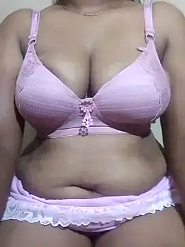 Snapshot of Diwya69 chatting on 09-16-25, 06:20 Diwya69 online show from 09-16-25, 06:20