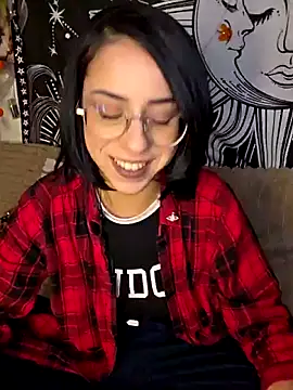 LisandreLaVenale online show from 10-05-25, 10:33