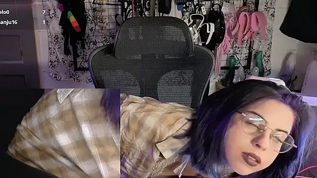 LisandreLaVenale online show from 05-17-26, 09:37
