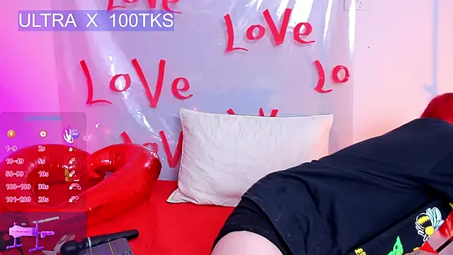 Snapshot of sofia218 chatting on 02-18-25, 11:08 sofia218 online show from 02-18-25, 11:08