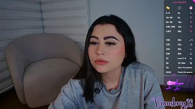 venusleroy  online show from 04-08-26, 11:17