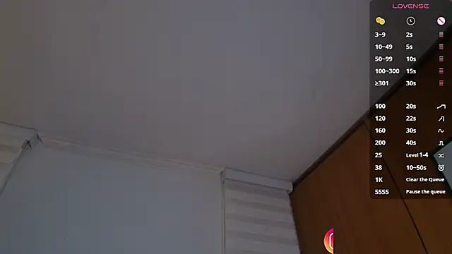 venusleroy  online show from 11-06-25, 10:47