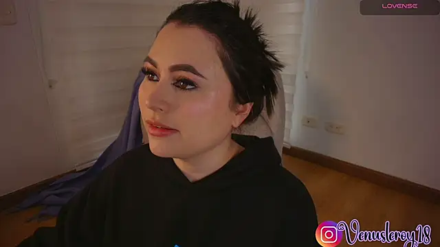 venusleroy  online show from 10-21-25, 09:47