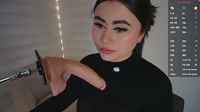 venusleroy  online show from 02-18-26, 10:50