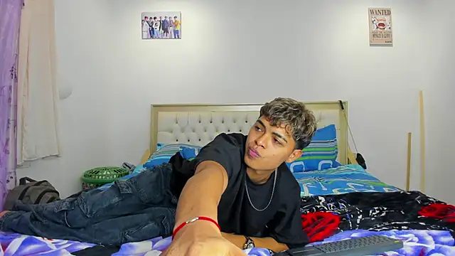 Snapshot of dafnezahiraa_ chatting on 01-05-25, 03:43 dafnezahiraa online show from 01-05-25, 03:43