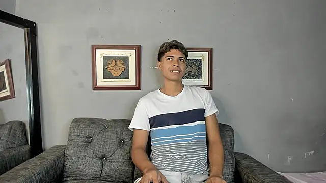 Snapshot of dafnezahiraa_ chatting on 12-27-24, 11:42 dafnezahiraa online show from 12-27-24, 11:42