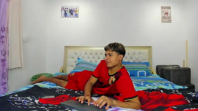 Snapshot of dafnezahiraa_ chatting on 01-04-25, 03:18 dafnezahiraa online show from 01-04-25, 03:18