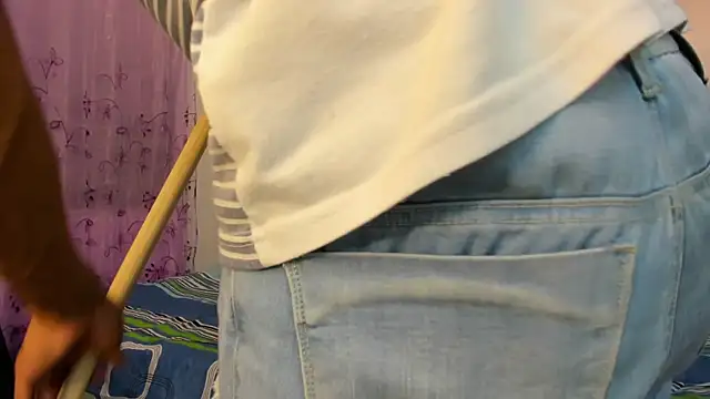 Snapshot of dafnezahiraa_ chatting on 02-27-25, 02:46 dafnezahiraa online show from 02-27-25, 02:46