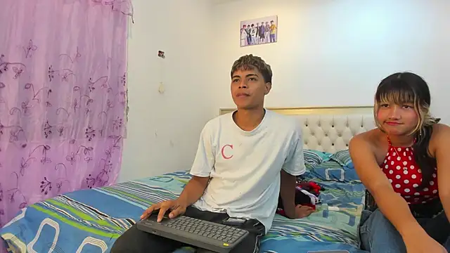 Snapshot of dafnezahiraa_ chatting on 03-05-25, 04:56 dafnezahiraa online show from 03-05-25, 04:56