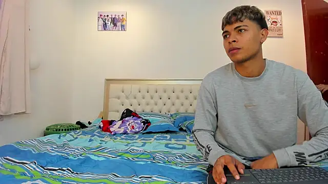 Snapshot of dafnezahiraa_ chatting on 01-14-25, 03:43 dafnezahiraa online show from 01-14-25, 03:43