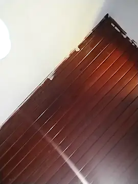 lucylovles online show from 11-24-25, 04:18