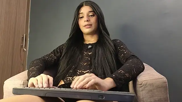 Scarlett is here online show from 02-13-26, 02:00