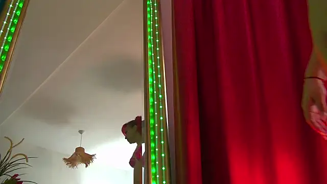 Foxxxy MILF online show from 05-15-26, 03:59