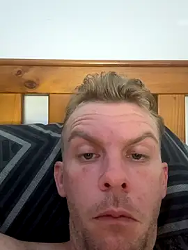 aus guy93 online show from 11-13-25, 03:27