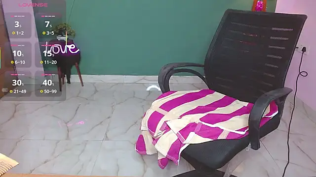 Snapshot of Naughty_Ayesha1 chatting on 10-25-25, 01:49 Naughty Ayesha1 online show from 10-25-25, 01:49