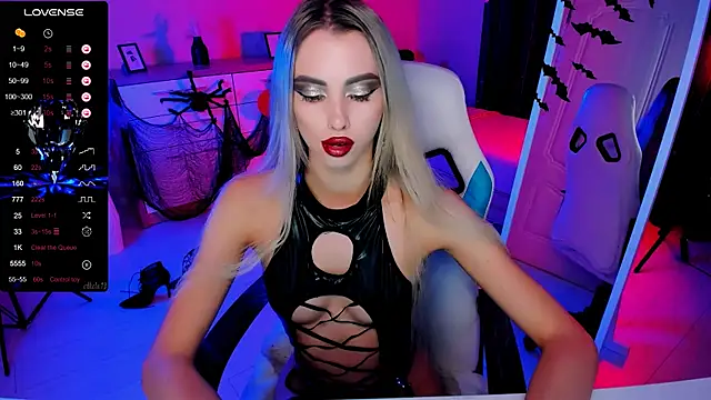 Snapshot of Emilia_Klar chatting on 10-30-25, 02:58 Emilia Klar online show from 10-30-25, 02:58