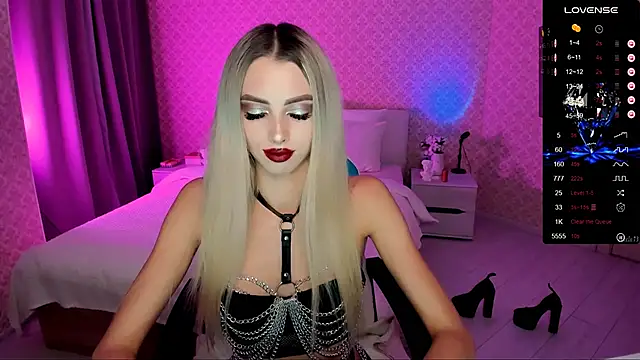 Snapshot of Emilia_Klar chatting on 09-16-25, 03:02 Emilia Klar online show from 09-16-25, 03:02