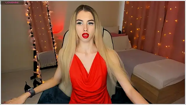 Snapshot of Emilia_Klar chatting on 03-05-25, 02:56 Emilia Klar online show from 03-05-25, 02:56