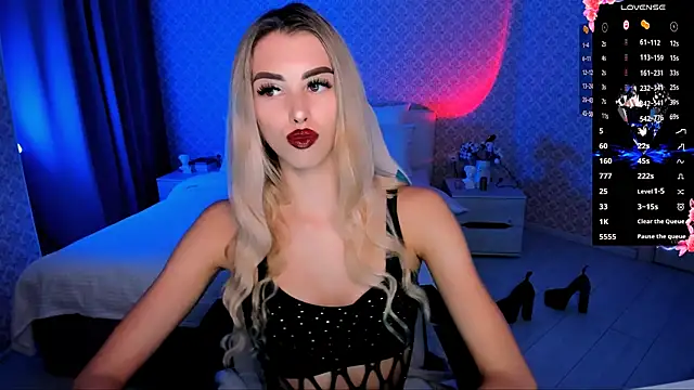 Snapshot of Emilia_Klar chatting on 09-11-25, 08:03 Emilia Klar online show from 09-11-25, 08:03