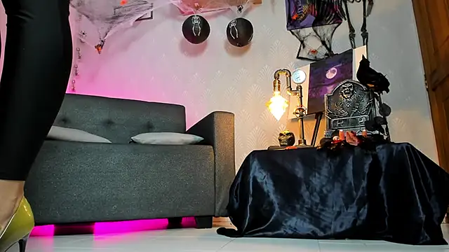 Alaia Love77 online show from 10-09-25, 10:32