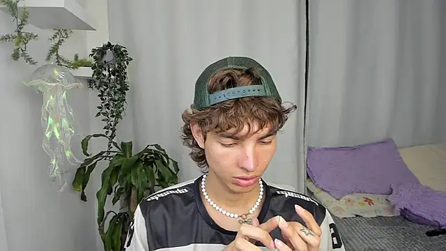 santy-kitty online show from 12-22-25, 12:44